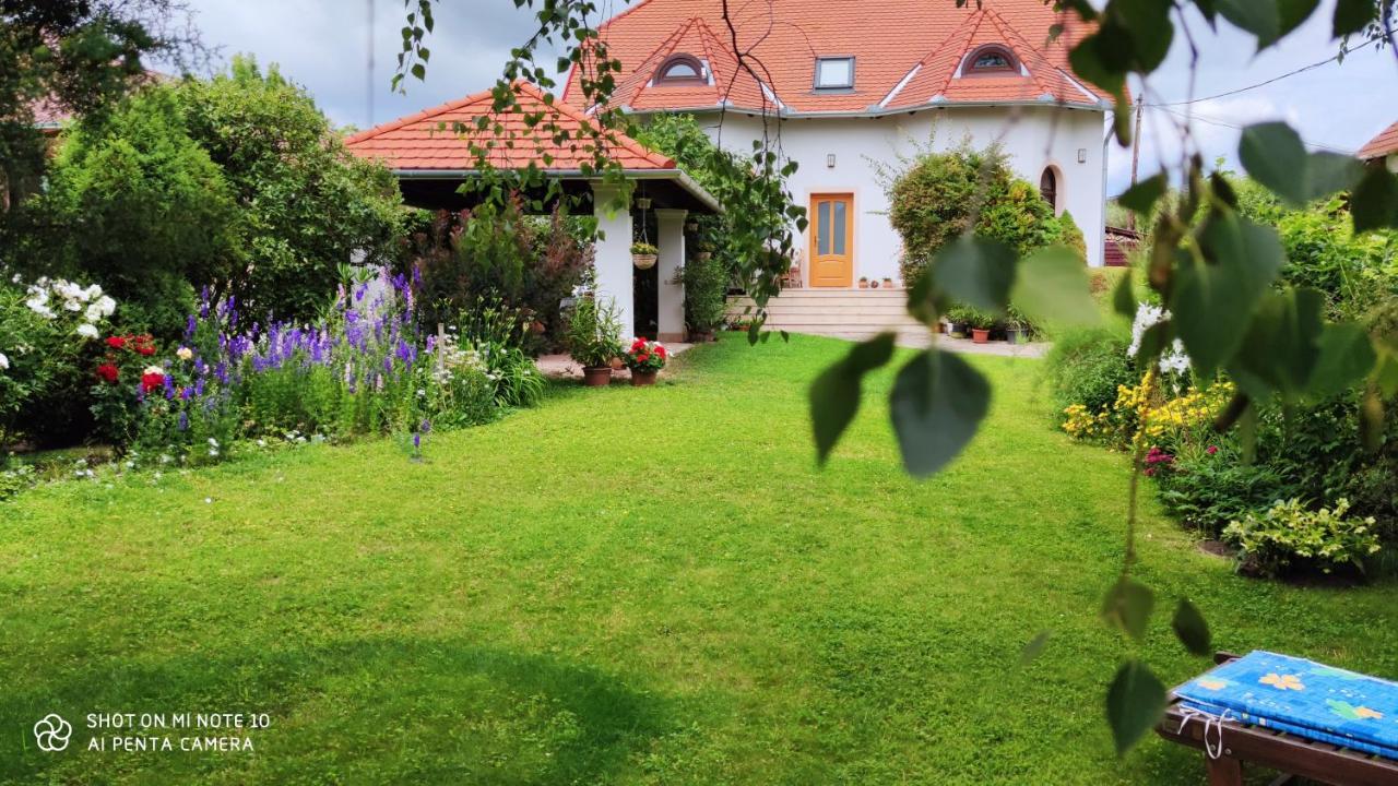 Frutta Villa Cserszegtomaj Exteriör bild